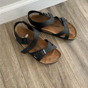 Birkenstock. Size 36. Gently used- like new.